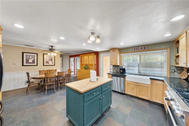 17465 Santa Rosa Mine, Perris, CA 92570