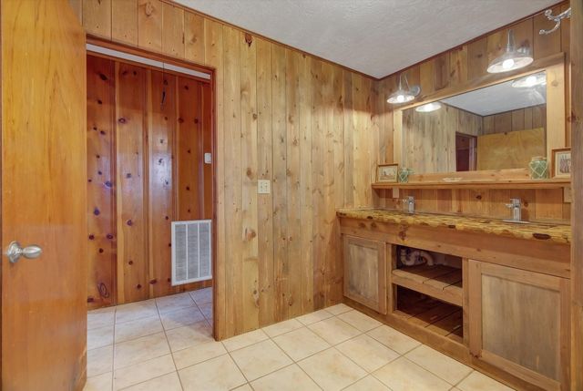 577 County Road 2251, Cleveland, TX 77327