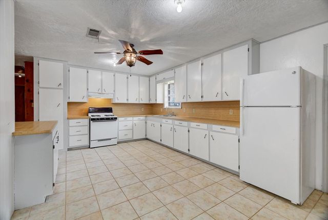 577 County Road 2251, Cleveland, TX 77327