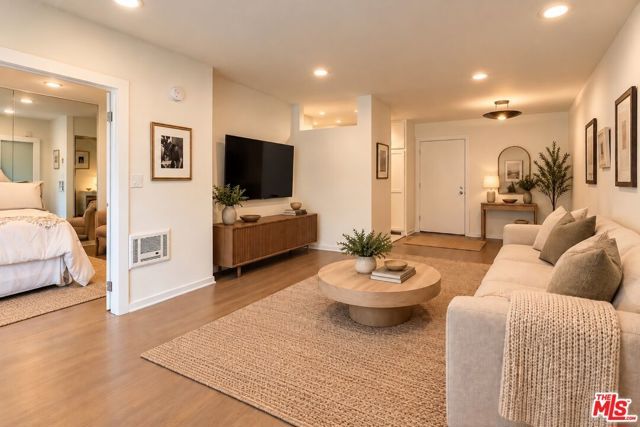 1222 N Olive Drive 103, West Hollywood, CA 90069