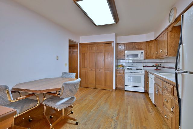 27W225 Ash Court, Winfield, IL 60190