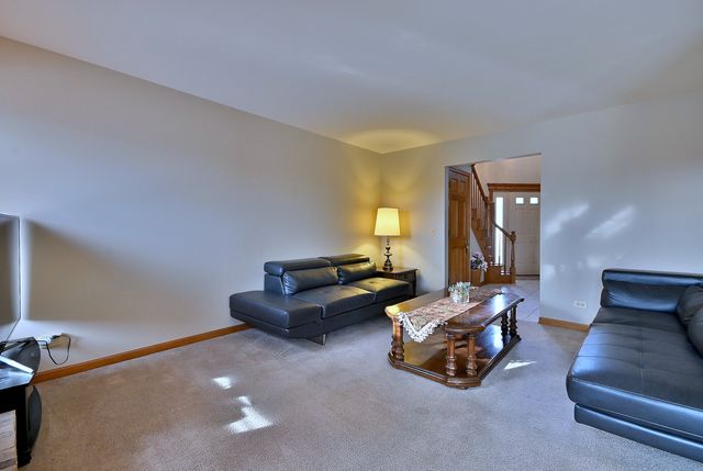 27W225 Ash Court, Winfield, IL 60190