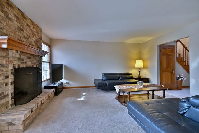 27W225 Ash Court, Winfield, IL 60190