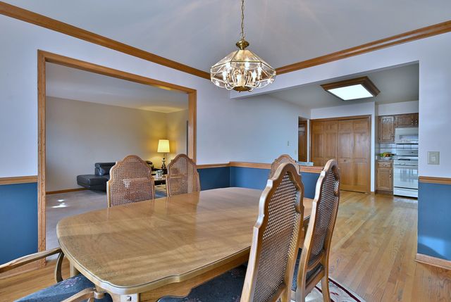 27W225 Ash Court, Winfield, IL 60190