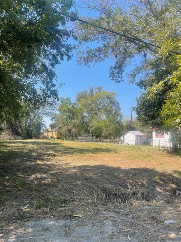 9515 Willow Street, Houston, TX 77088