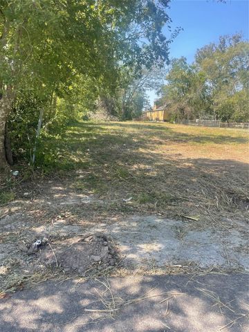 9515 Willow Street, Houston, TX 77088