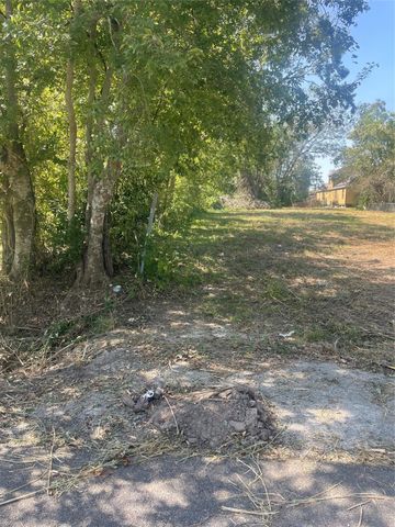9515 Willow Street, Houston, TX 77088