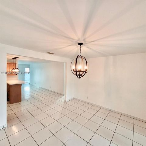 6730 Charleston St, Hollywood, FL 33024