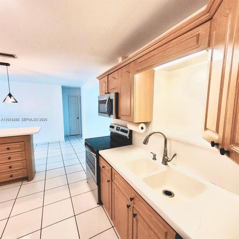 6730 Charleston St, Hollywood, FL 33024