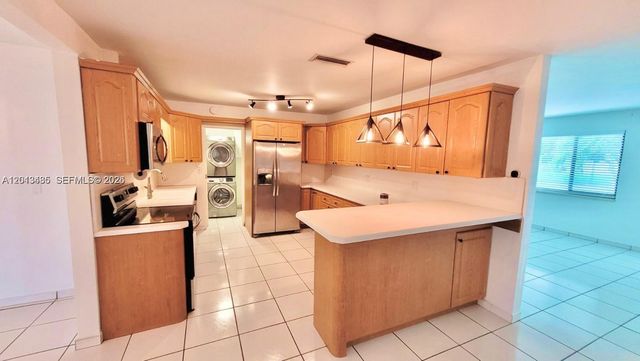 6730 Charleston St, Hollywood, FL 33024
