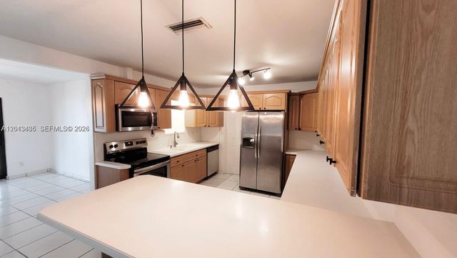 6730 Charleston St, Hollywood, FL 33024