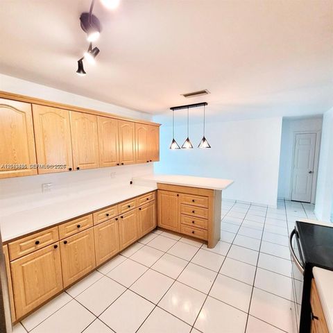 6730 Charleston St, Hollywood, FL 33024