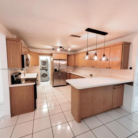 6730 Charleston St, Hollywood, FL 33024
