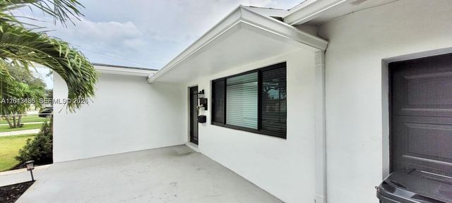 6730 Charleston St, Hollywood, FL 33024