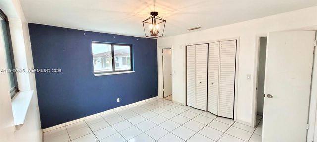 6730 Charleston St, Hollywood, FL 33024