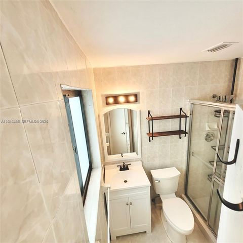 6730 Charleston St, Hollywood, FL 33024