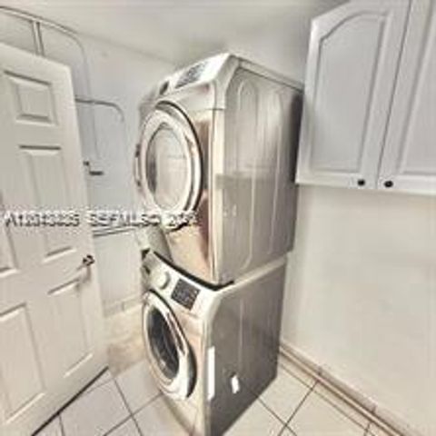 6730 Charleston St, Hollywood, FL 33024