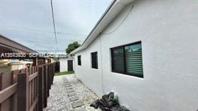 6730 Charleston St, Hollywood, FL 33024