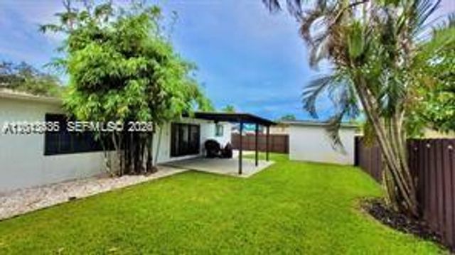 6730 Charleston St, Hollywood, FL 33024