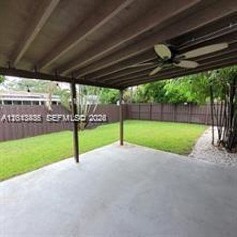 6730 Charleston St, Hollywood, FL 33024