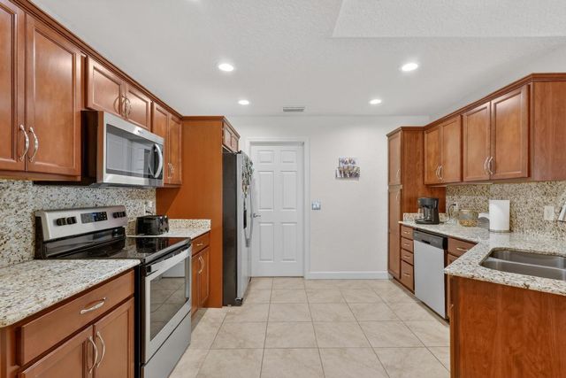 3 Los Gatos Lane, Port St. Lucie, Port St Lucie, FL 34952