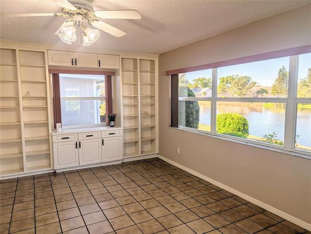 810 BLUEWATER DRIVE, Sun City Center, FL 33573