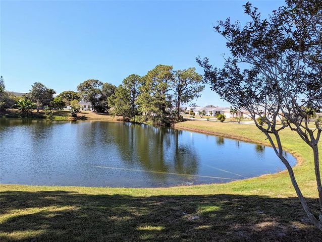 810 BLUEWATER DRIVE, Sun City Center, FL 33573