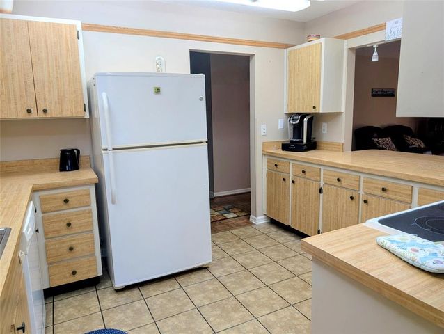 810 BLUEWATER DRIVE, Sun City Center, FL 33573