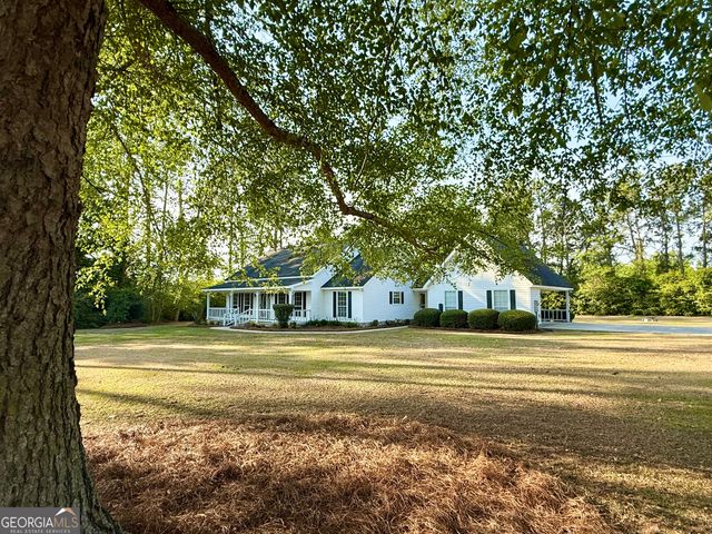 494 Hunter Road NW, Baxley, GA 31513