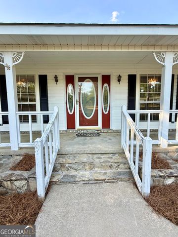 494 Hunter Road NW, Baxley, GA 31513