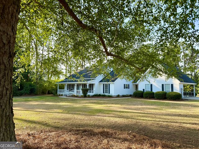 494 Hunter Road NW, Baxley, GA 31513
