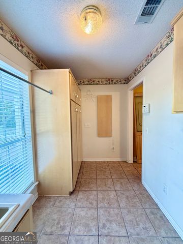 494 Hunter Road NW, Baxley, GA 31513
