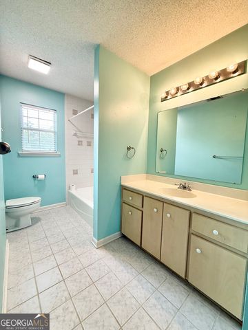 494 Hunter Road NW, Baxley, GA 31513