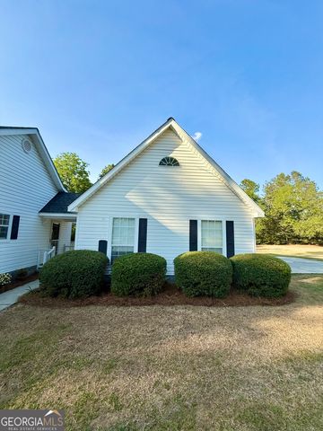 494 Hunter Road NW, Baxley, GA 31513