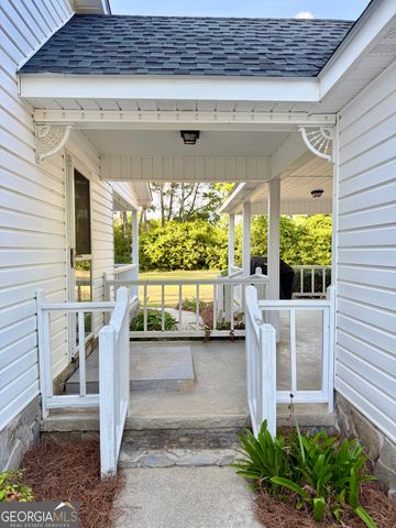494 Hunter Road NW, Baxley, GA 31513