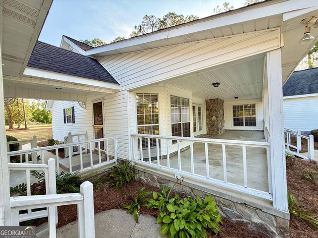 494 Hunter Road NW, Baxley, GA 31513