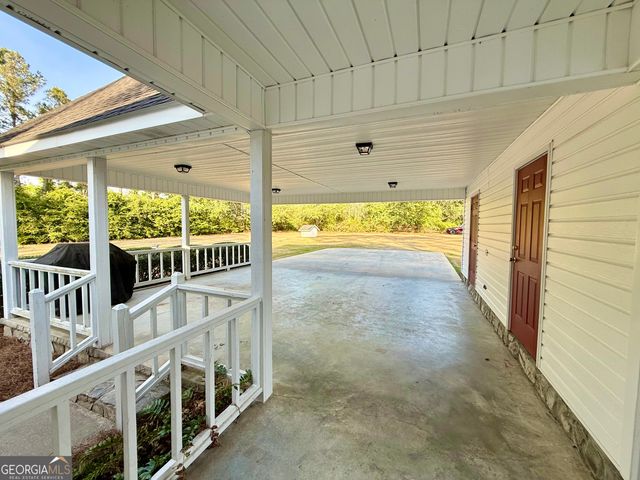 494 Hunter Road NW, Baxley, GA 31513