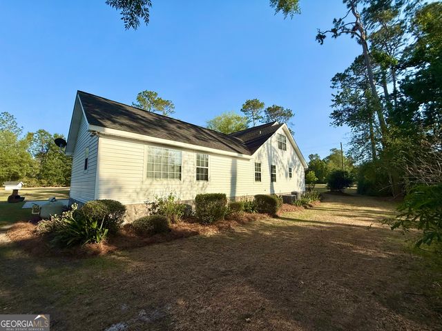 494 Hunter Road NW, Baxley, GA 31513