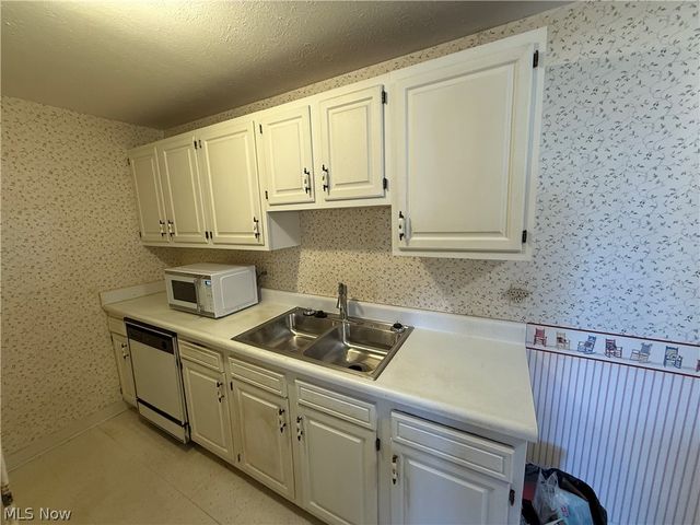 9721 Sunrise Boulevard l-1, North Royalton, OH 44133