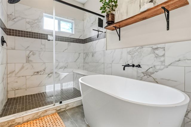 5202 Pinemont Creek Lane, Houston, TX 77018