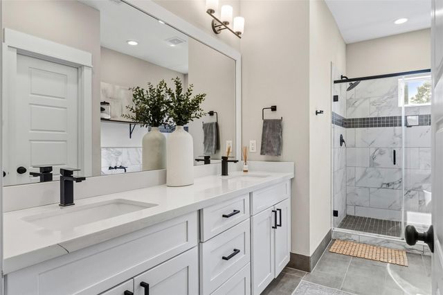 5202 Pinemont Creek Lane, Houston, TX 77018