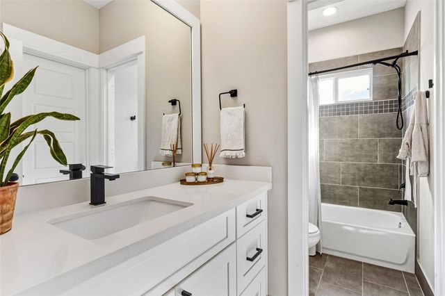 5202 Pinemont Creek Lane, Houston, TX 77018