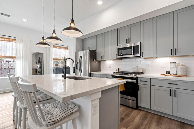 5202 Pinemont Creek Lane, Houston, TX 77018