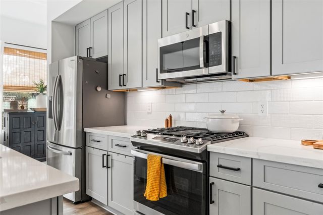 5202 Pinemont Creek Lane, Houston, TX 77018