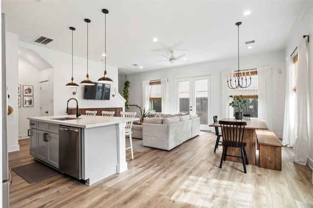 5202 Pinemont Creek Lane, Houston, TX 77018