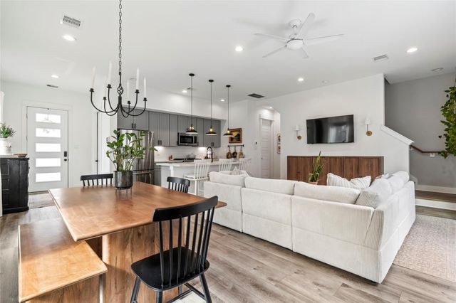 5202 Pinemont Creek Lane, Houston, TX 77018