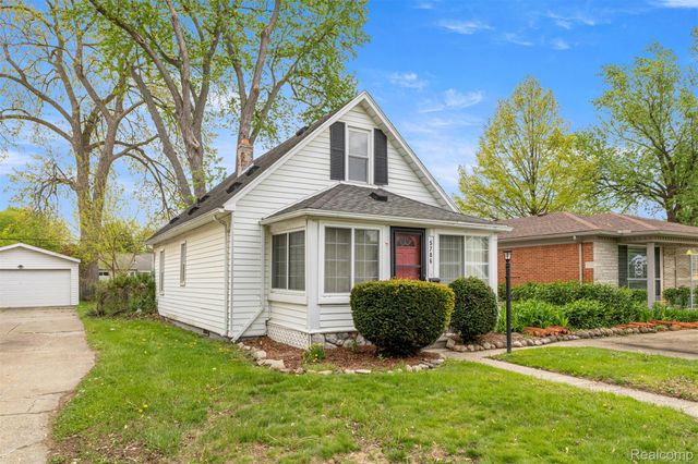5706 Robindale Avenue, Dearborn Heights, MI 48127