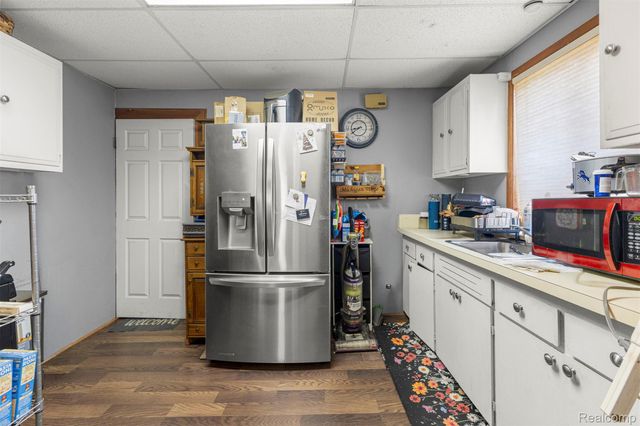 5706 Robindale Avenue, Dearborn Heights, MI 48127