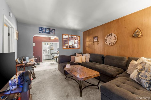 5706 Robindale Avenue, Dearborn Heights, MI 48127