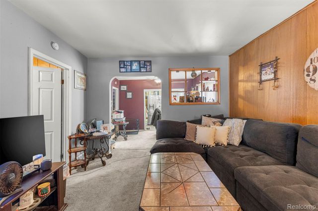 5706 Robindale Avenue, Dearborn Heights, MI 48127